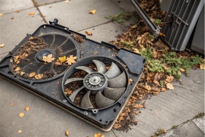 ラジエーターファンの典型的なアンプの抽選は何ですか？